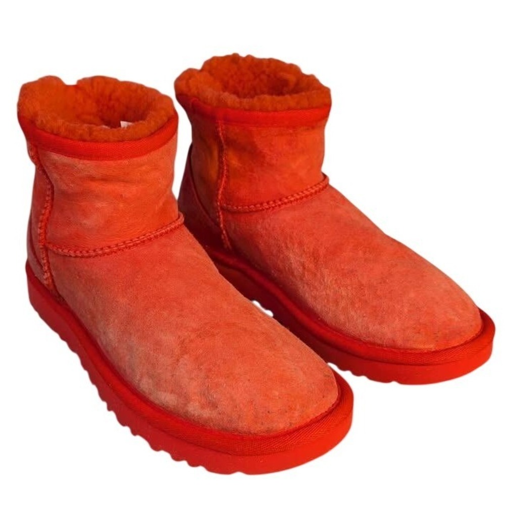 UGG Classic Mini II Boots~Women's Size 6~Hazard Orange (reddish-orange) Suede